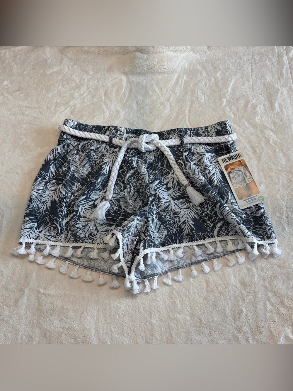 NWT Rewash White Floral Linen Blend Shorts Large Belted Waist 32” Inseam 2.5”